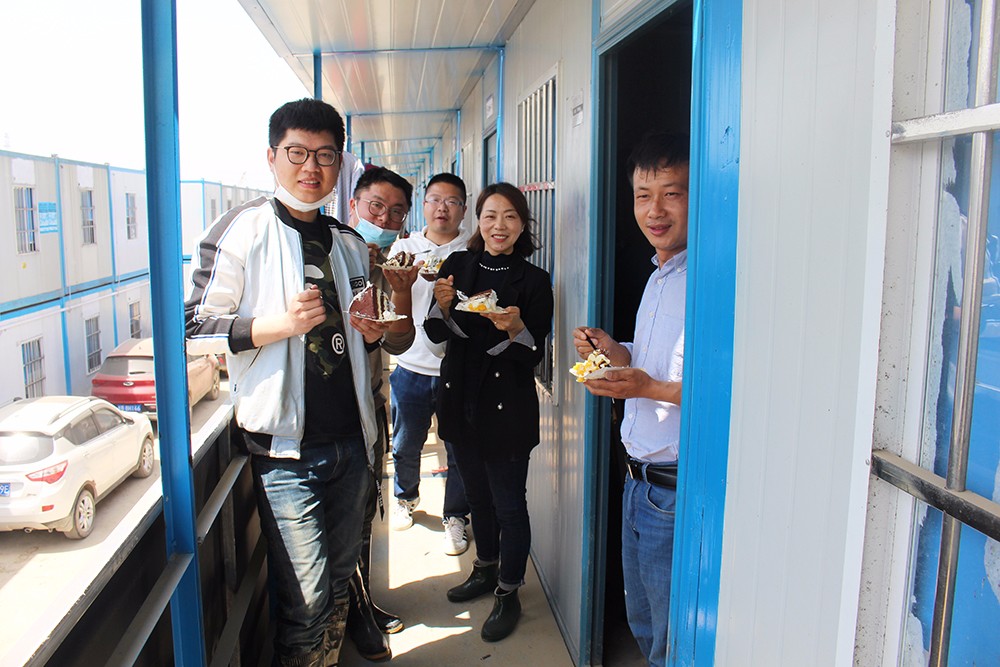 歐感科技｜工地暖心生日，傳遞企業(yè)溫情！